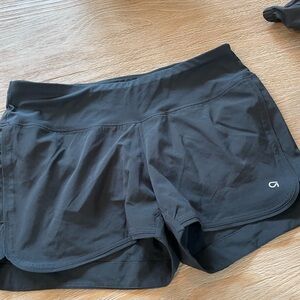 Gap maternity shorts